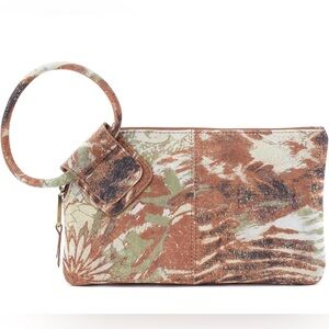 Hobo Sable Ring Leather Wristlet